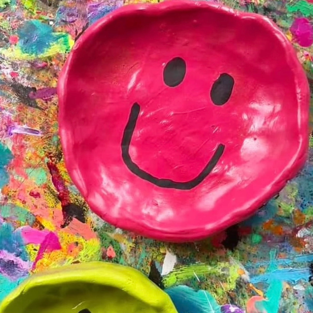 Smiley Pinch Pots (Ages 6-10) FRI AUG 21ST 10AM-12PM
