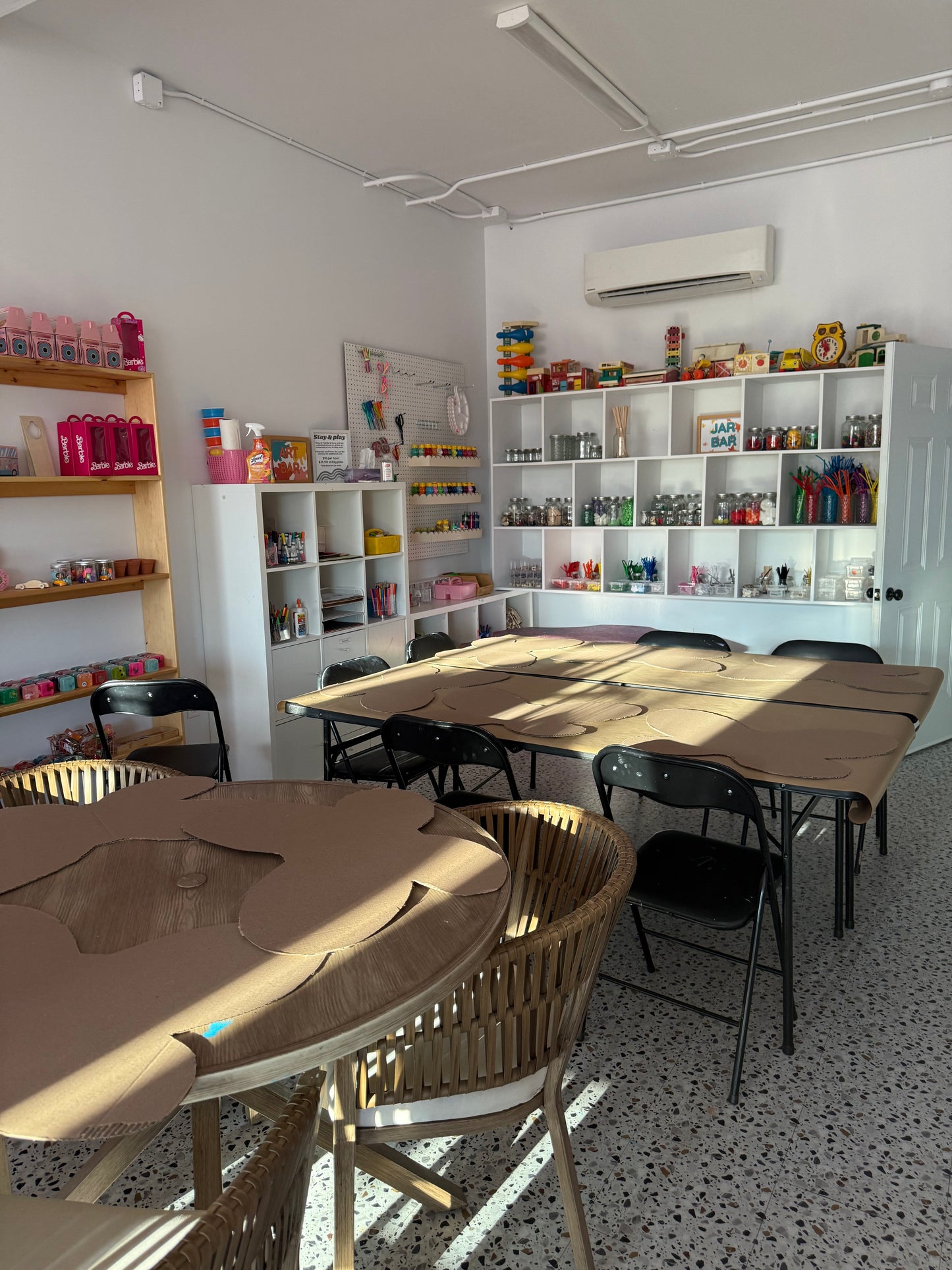 KIDS ARTY PARTY PLUS